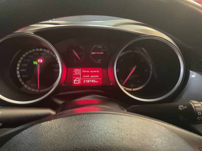 Alfa Romeo Giulietta 1.6 JTDM Turismo 2010 – снимка 4