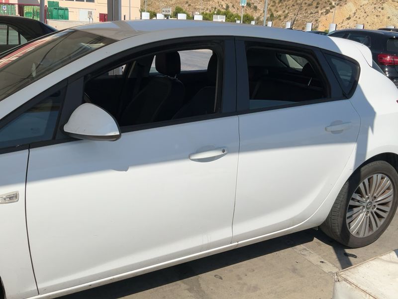 Opel Astra 1.6 CDTI DPF Selective 2015 – снимка 4