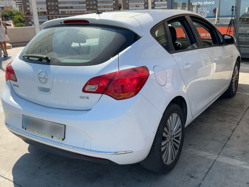 Opel Astra 1.6 CDTI DPF Selective 2015 – снимка 8