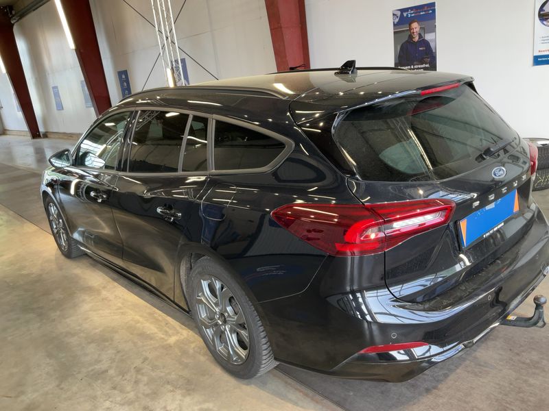 Ford Focus 1.0 EcoBoost Mild-Hybrid ST-Line 2023 – снимка 6