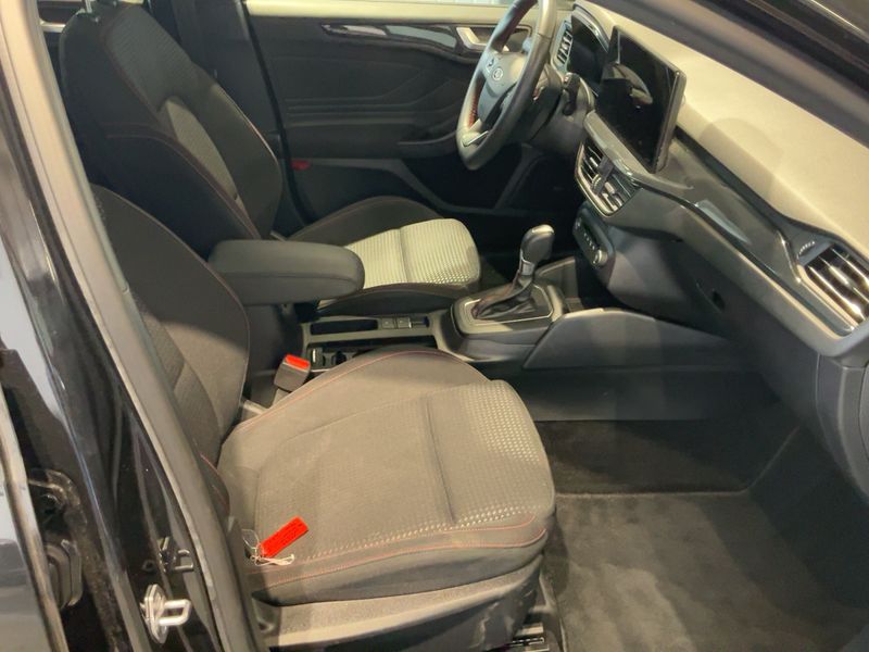 Ford Focus 1.0 EcoBoost Mild-Hybrid ST-Line 2023 – снимка 17