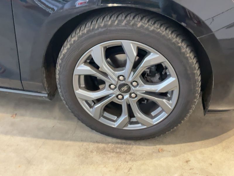 Ford Focus 1.0 EcoBoost Mild-Hybrid ST-Line 2023 – снимка 11