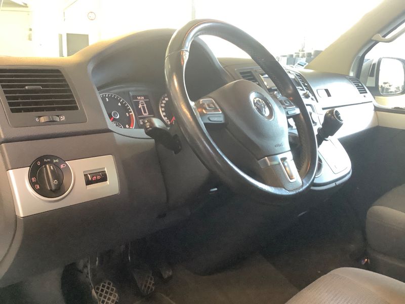 Volkswagen T5 Multivan 2.0 TDI Edition 25 2011 – снимка 25