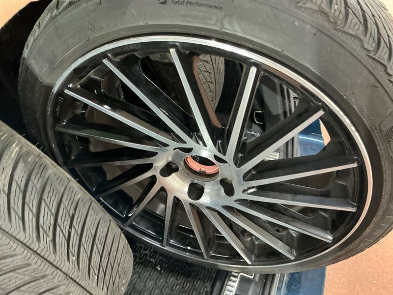 Skoda Superb 2.0 TDI Laurin & Klement 4x4 2019 – снимка 15