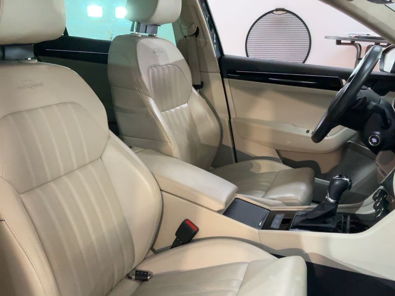 Skoda Superb 2.0 TDI Laurin & Klement 4x4 2019 – снимка 17