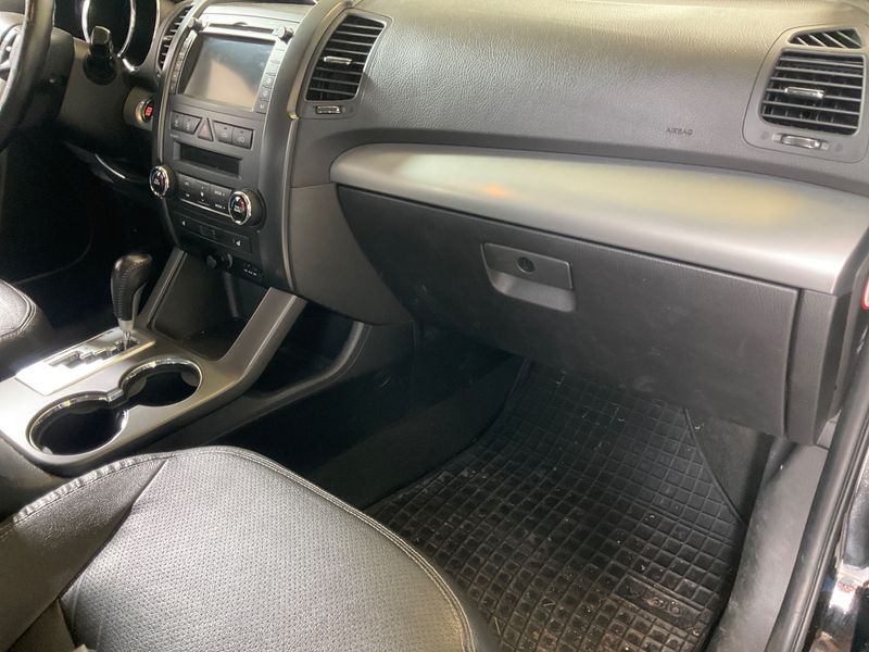 Kia Sorento 2.2 CRDi Spirit 4WD 2012 – снимка 31
