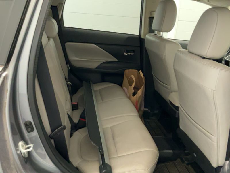 Mitsubishi Outlander 2.0 PHEV PHEV Basis 4WD 2014 – снимка 20