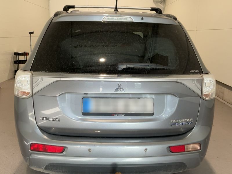 Mitsubishi Outlander 2.0 PHEV PHEV Basis 4WD 2014 – снимка 7