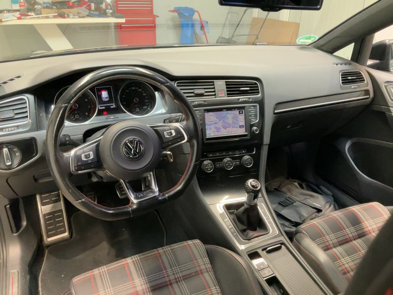 Volkswagen Golf VII 2.0 TFSI GTI "Performance" BlueMotion Tech 2016 – снимка 18