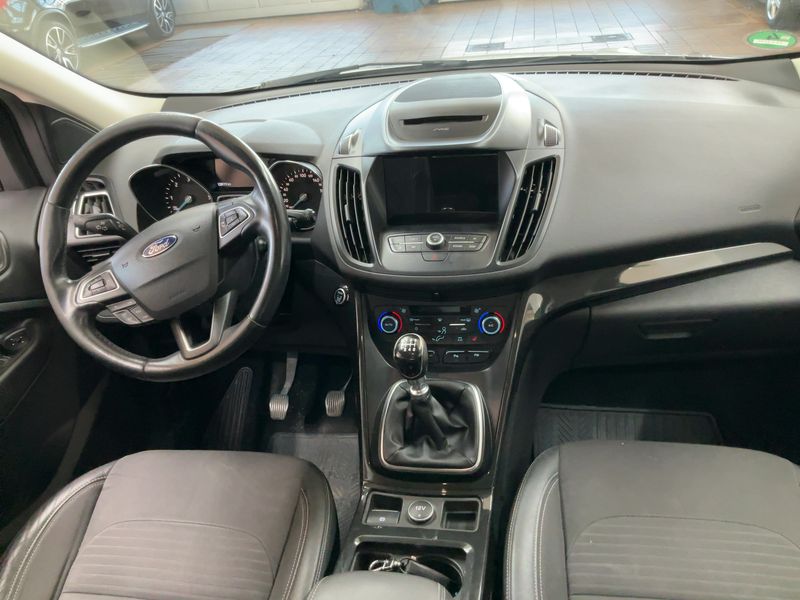 Ford Kuga 2.0 TDCi Titanium 2017 – снимка 18