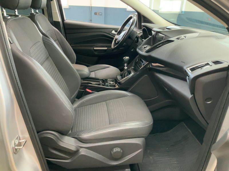 Ford Kuga 2.0 TDCi Titanium 2017 – снимка 17