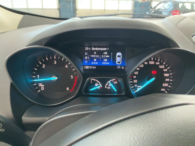 Ford Kuga 2.0 TDCi Titanium 2017 – снимка 19