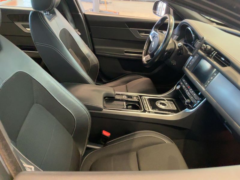 Jaguar XF 20d R-Sport AWD 2017 – снимка 17
