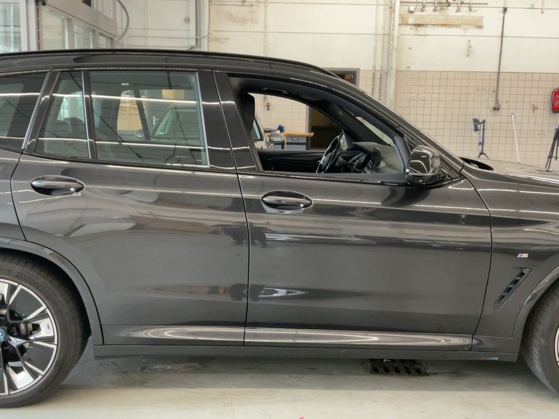 BMW iX3 electric drive 210 kW Impressive 2022 – снимка на щета