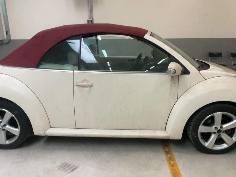Volkswagen New Beetle 2.0 2008 – снимка 10
