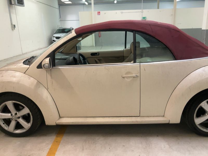 Volkswagen New Beetle 2.0 2008 – снимка 4