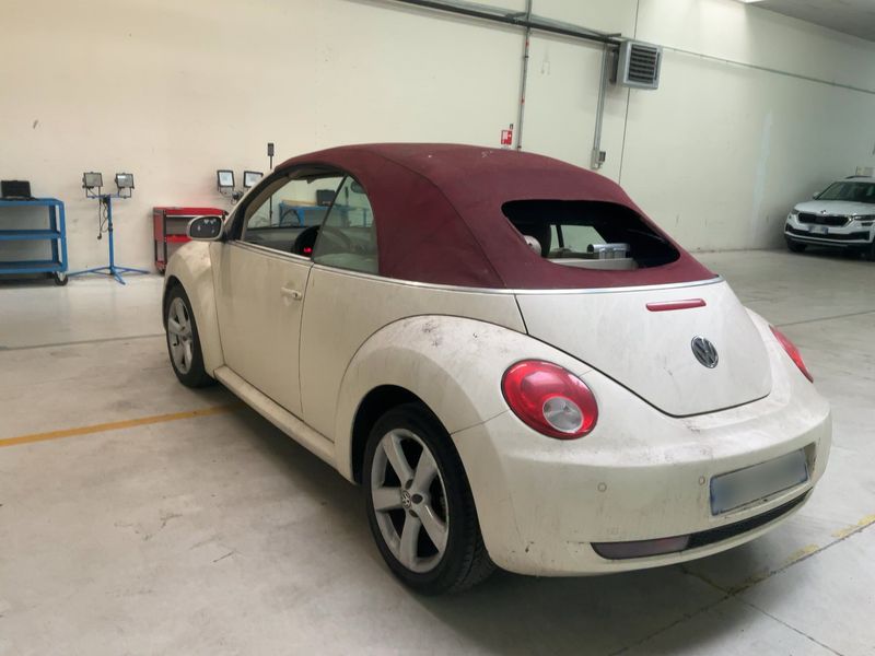 Volkswagen New Beetle 2.0 2008 – снимка 6