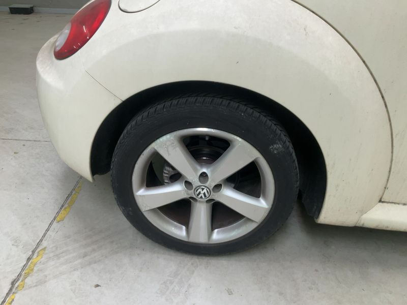 Volkswagen New Beetle 2.0 2008 – снимка 9