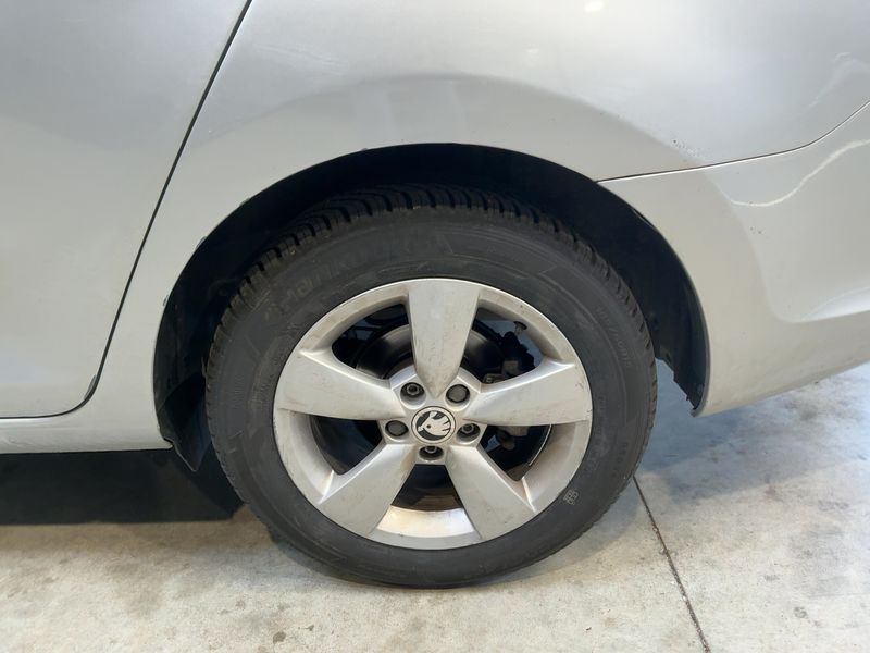 Skoda Rapid 1.2 TSI Ambition 2014 – снимка 5