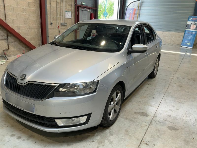 Skoda Rapid 1.2 TSI Ambition 2014 – снимка 2