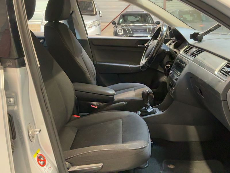 Skoda Rapid 1.2 TSI Ambition 2014 – снимка 16