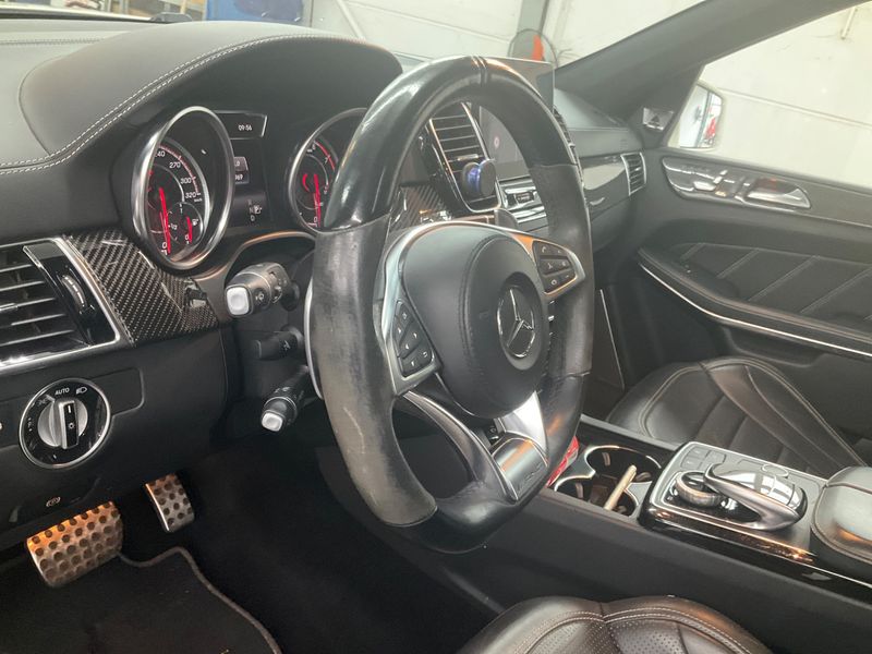 Mercedes-Benz GLS-Klasse GLS 63 AMG 4Matic 2019 – снимка 31