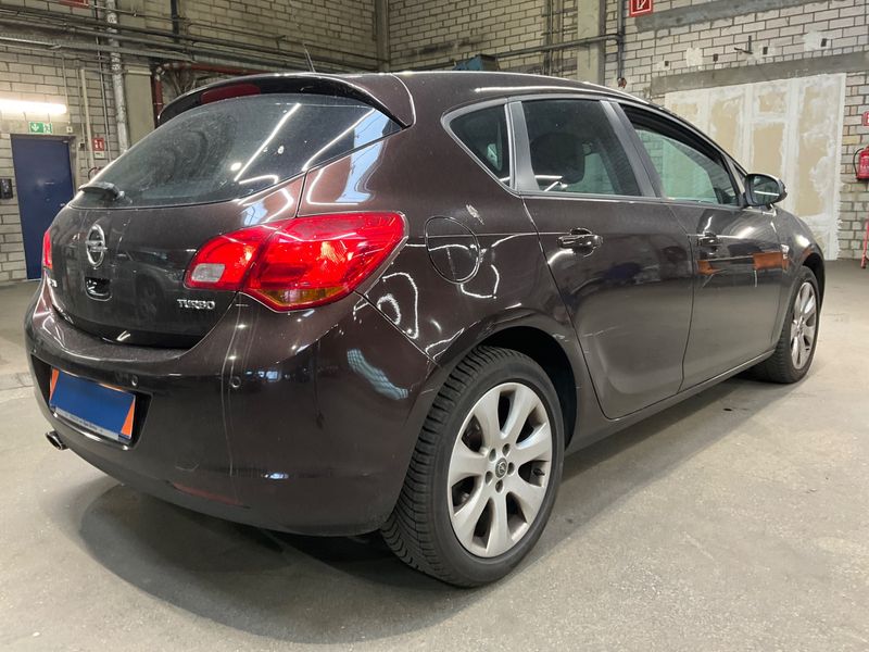 Opel Astra 1.4 Turbo 150 Jahre Opel 2012 – снимка 2