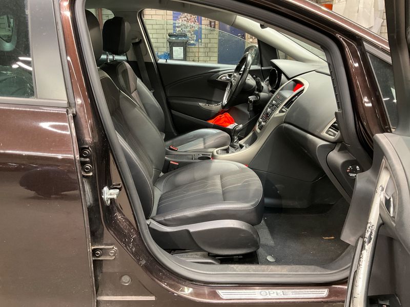 Opel Astra 1.4 Turbo 150 Jahre Opel 2012 – снимка 3