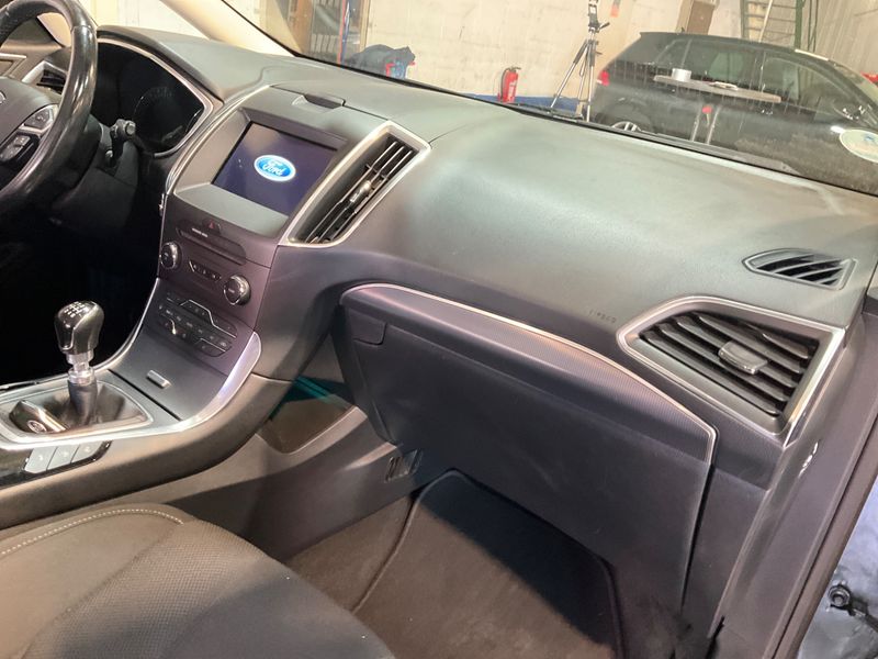Ford S-Max 2.0 TDCi Titanium 4x4 2016 – снимка 34
