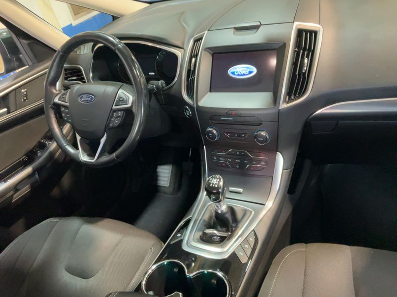Ford S-Max 2.0 TDCi Titanium 4x4 2016 – снимка 18