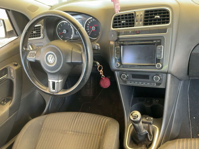 Volkswagen Polo 1.2 TSI Sport 2011 – снимка 17