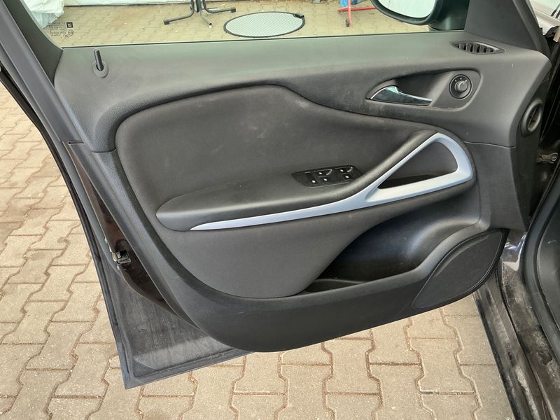 Opel Zafira Tourer 1.4 Turbo Edition 2015 – снимка 45