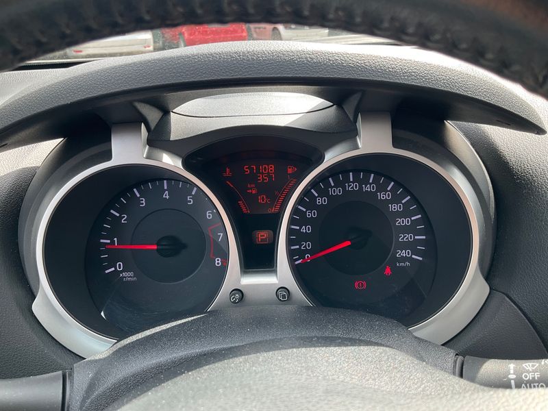 Nissan Juke 1.6 Tekna 4x4 2011 – снимка 19