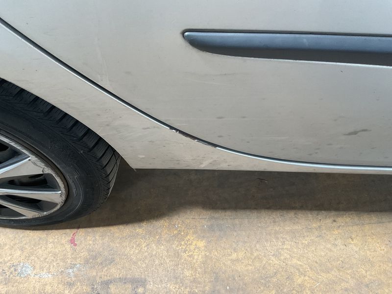 Renault Clio 1.2 Authentique 2011 – снимка 22