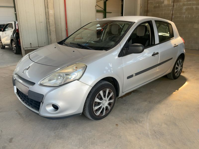 Renault Clio 1.2 Authentique 2011 – снимка 1