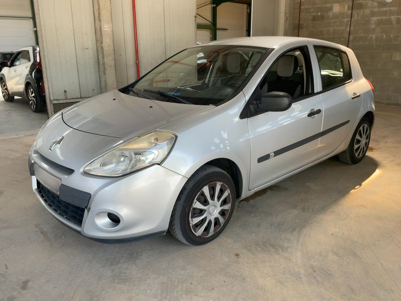 Renault Clio 1.2 Authentique 2011 – снимка 2