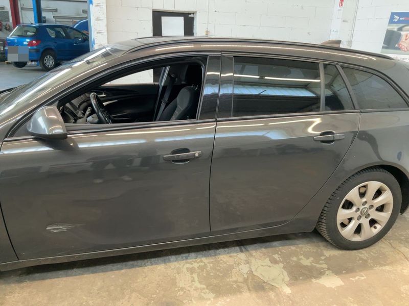 Opel Insignia Sports Tourer 2.0 SIDI Turbo Innovation 4x4 2015 – снимка 4