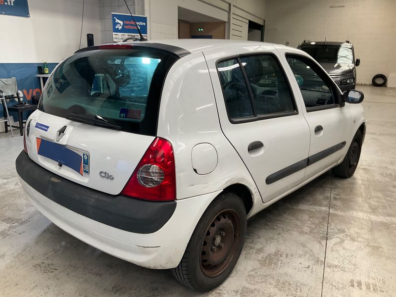 Renault Clio 1.4 Expression 2003 – снимка 2