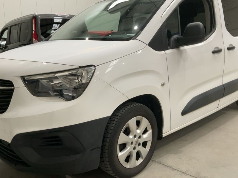 Opel Combo Life 1.2 Turbo Selection 2019 – снимка 2