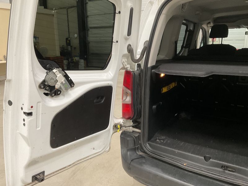 Opel Combo Life 1.2 Turbo Selection 2019 – снимка 27