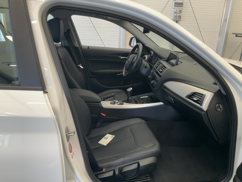 BMW 1er 118d xDrive Advantage 2015 – снимка 17