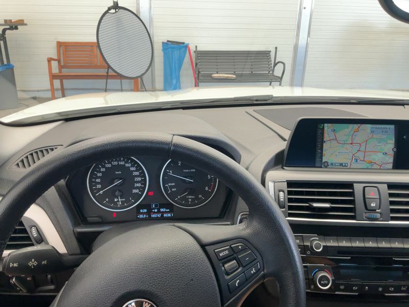 BMW 1er 118d xDrive Advantage 2015 – снимка 18