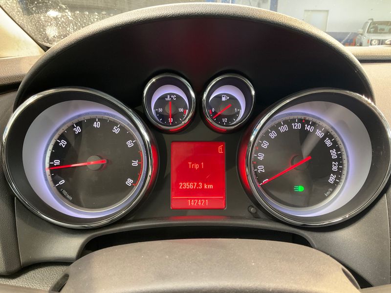 Opel Astra 1.4 Turbo Cosmo 2010 – снимка 4