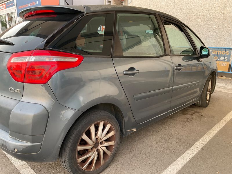 Citroen C4 Picasso 1.6 HDi SX 2007 – снимка 2
