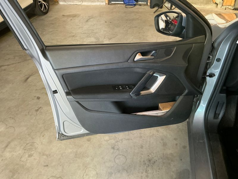 Peugeot 308 1.6 Blue-HDi Style 2016 – снимка 23