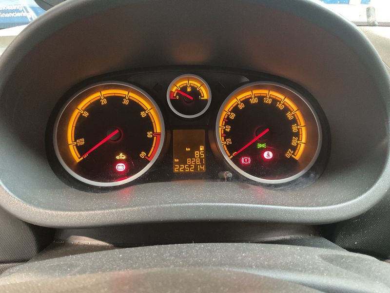 Opel Corsa 1.3 CDTI Satellite 2011 – снимка 4