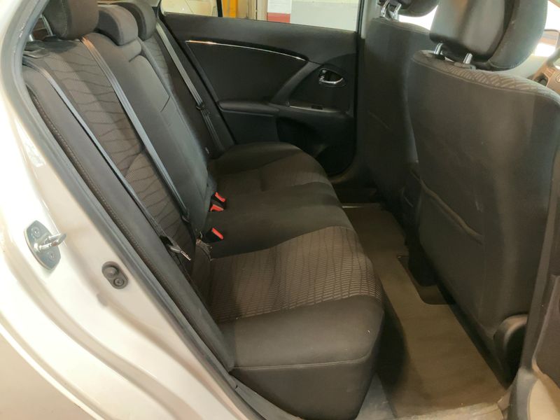 Toyota Avensis 2.0 D-4D Executive 2011 – снимка 20
