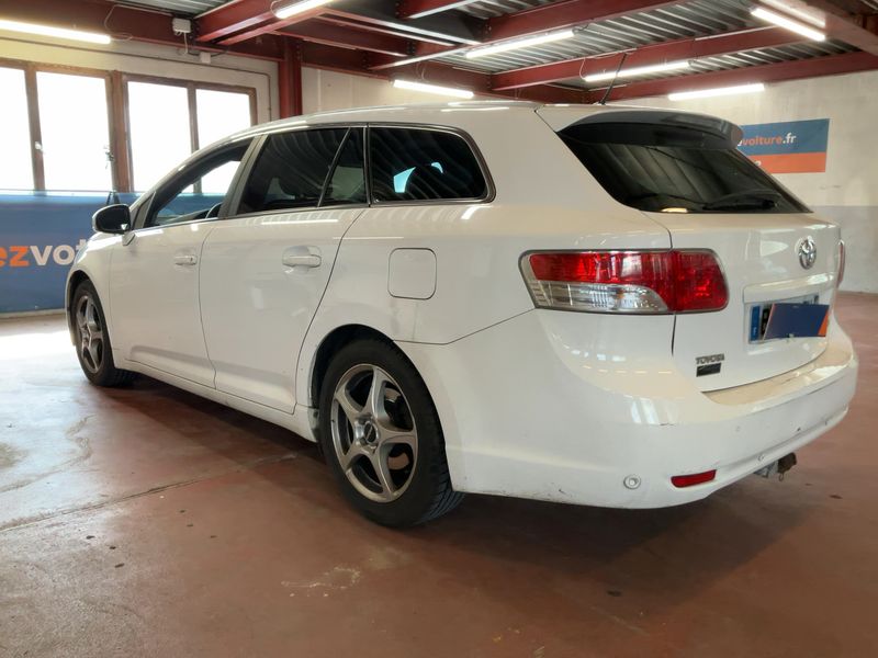 Toyota Avensis 2.0 D-4D Executive 2011 – снимка 6