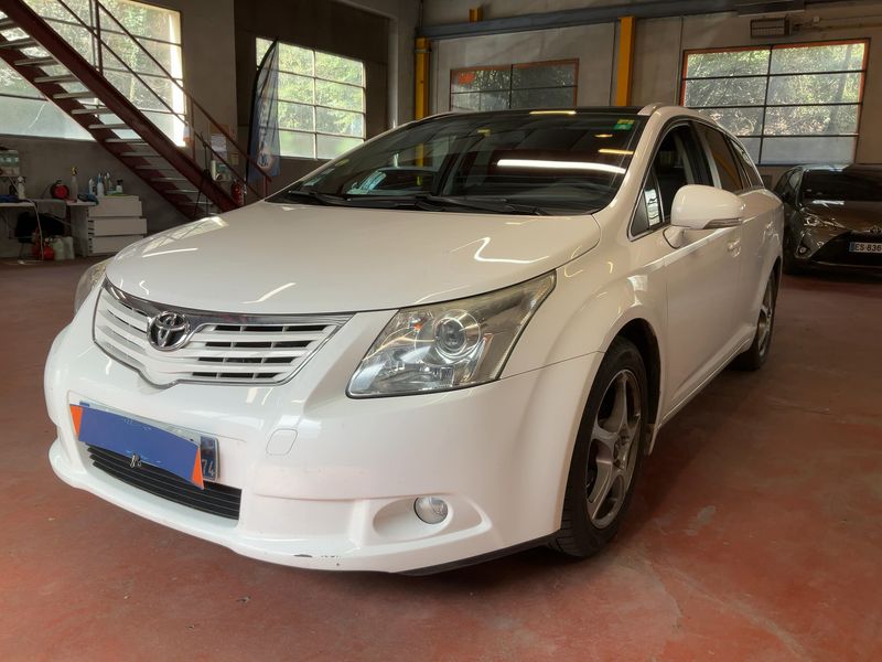 Toyota Avensis 2.0 D-4D Executive 2011 – снимка 1