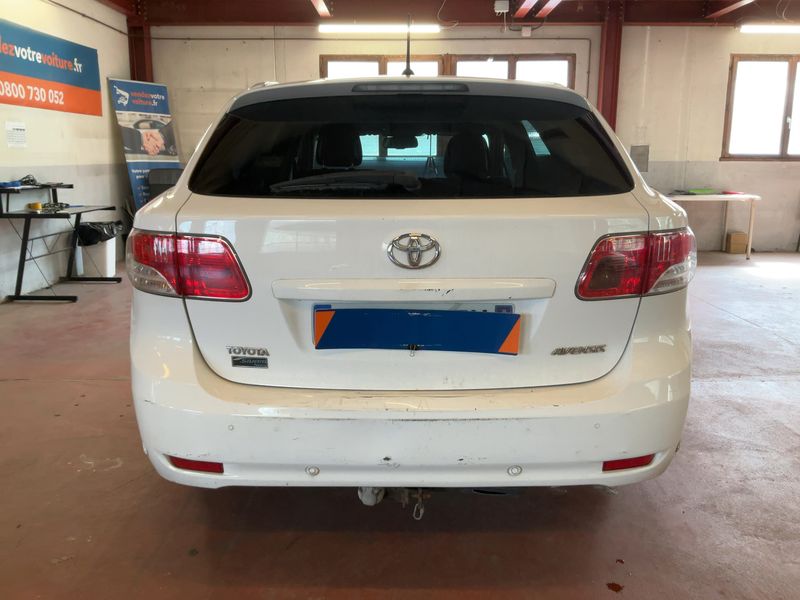 Toyota Avensis 2.0 D-4D Executive 2011 – снимка 7